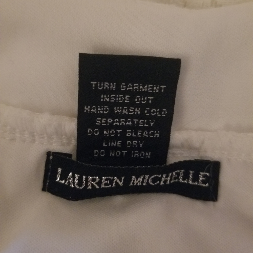 Lace - Picture 5 of 5